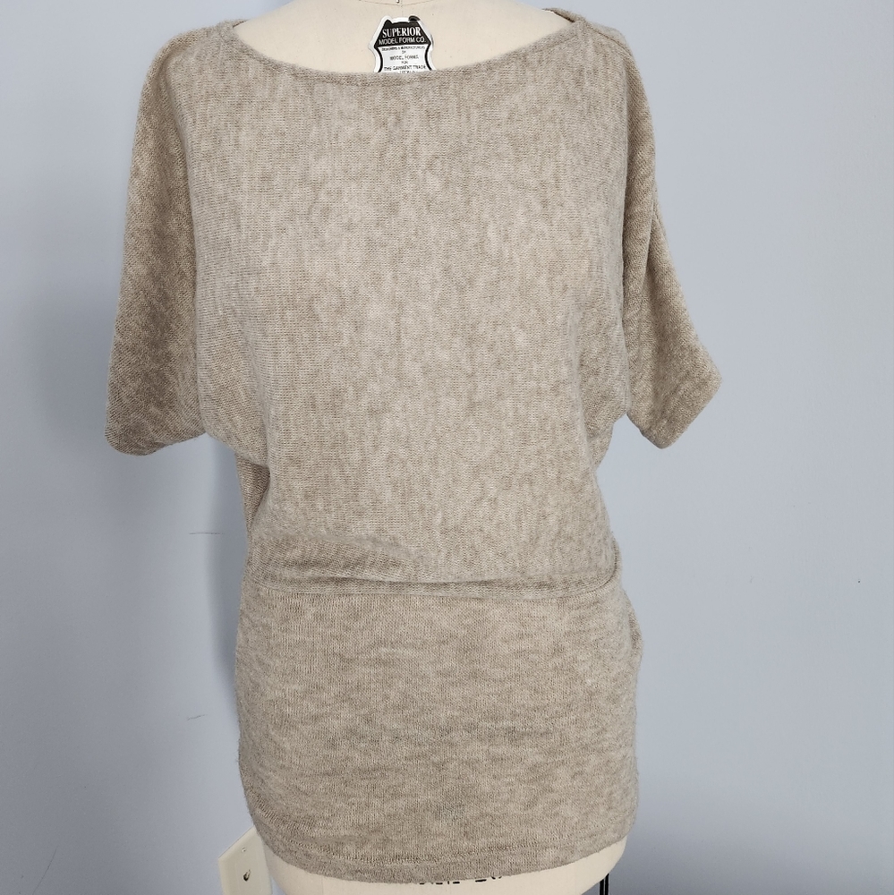 Mirumi women's short sleeve round sweater  s/m size